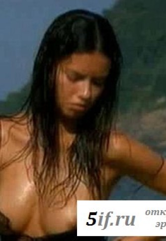 Выпавшие голые прелести знаменнитостей