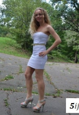 Начинающая натуралистка в парке