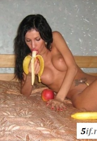 Сексуальная брюнетка Эрика