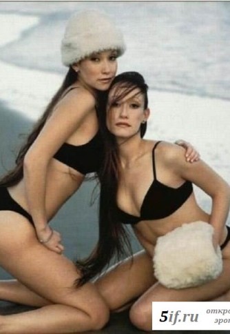 Сексуальные, обольстительные девочки в купальниках