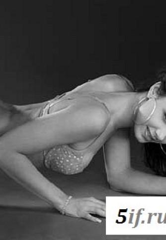 Стройная Анастасия Ягайлова в розовых трусах