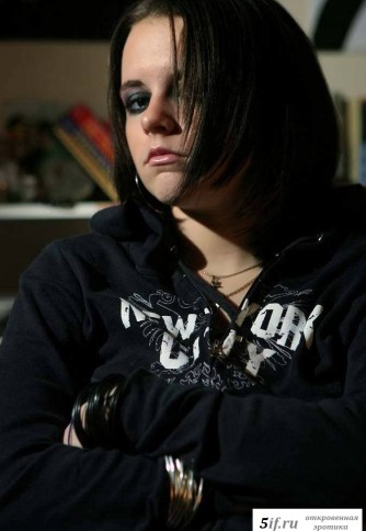 Эротика девки с замечательной фигурой (23 фото)