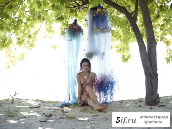 Секси соска в морском царстве.