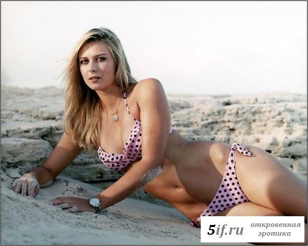 Мария Шарапова отдыхает на пляже (10 фото)