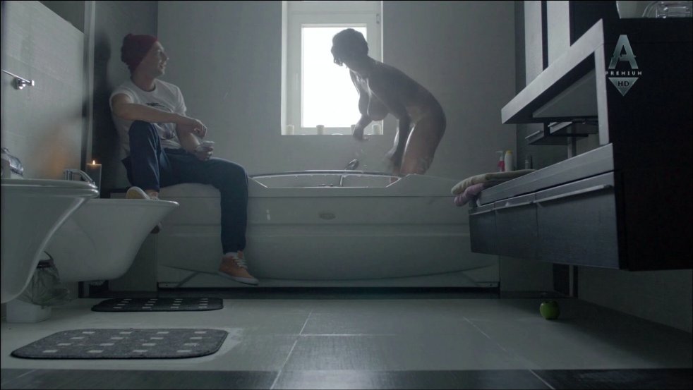 Мария Шумакова голая в сериале "сладкая жизнь"