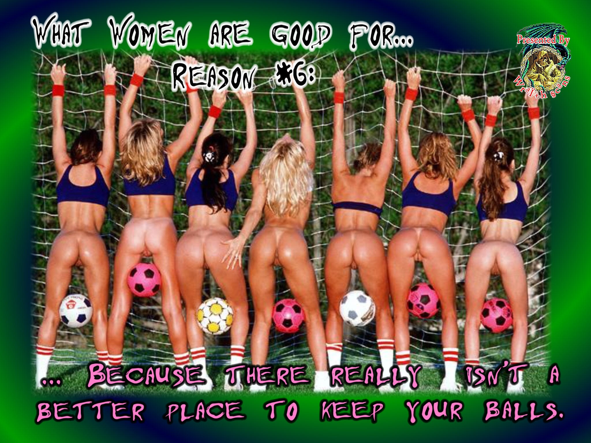 женщины играют в футбол голыми фото 42