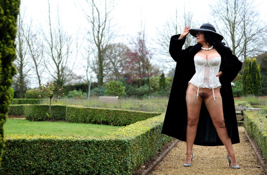 Роскошные дамы без трусов