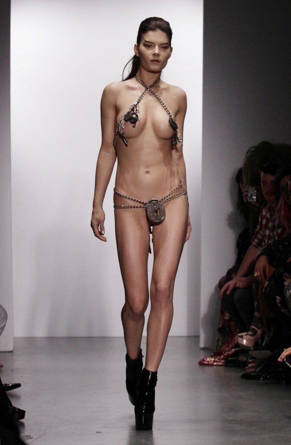Чарли Ле Минду Charlie le naked