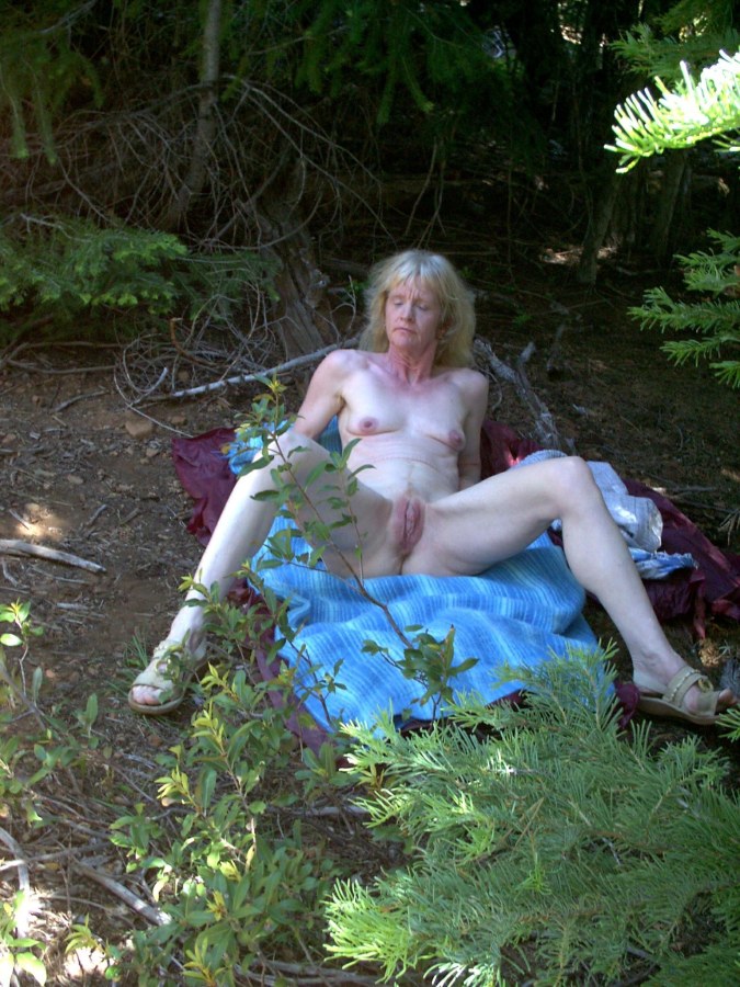 Пьяные голые волосатые женщины