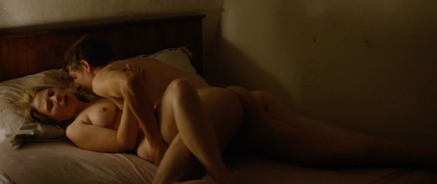 Голая секси Элисон Мичалка