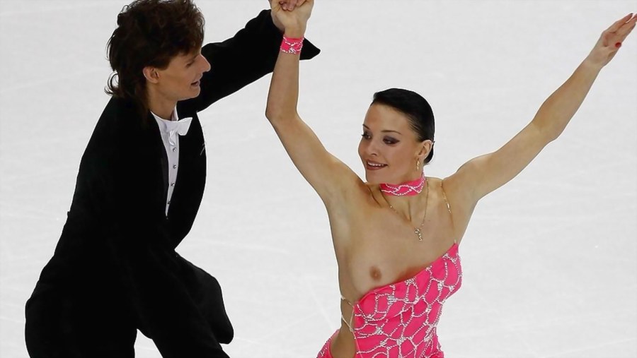 Виктория Синицына фигуристка грудь