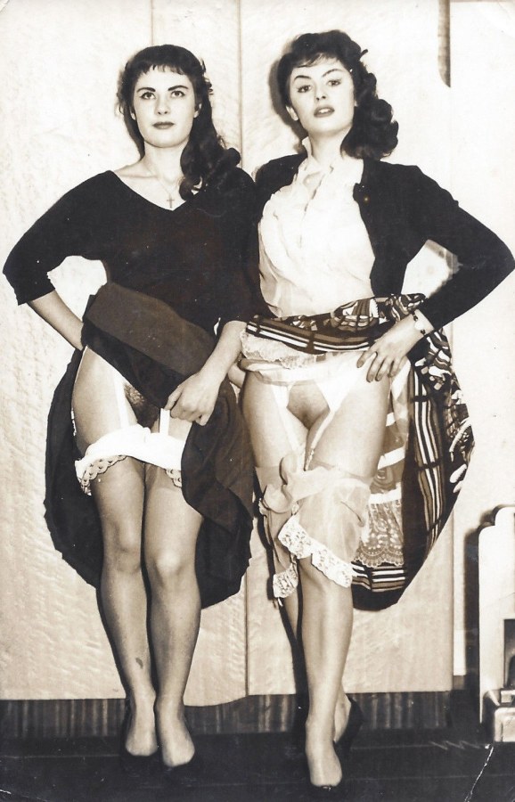 Ретро женщины без трусиков