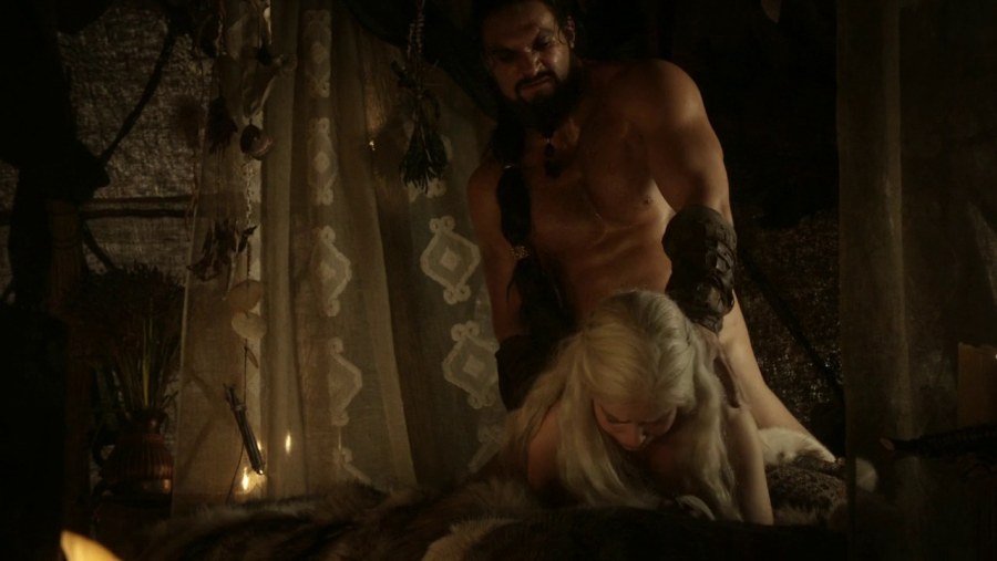 Эмилия Кларк голос из камня nude