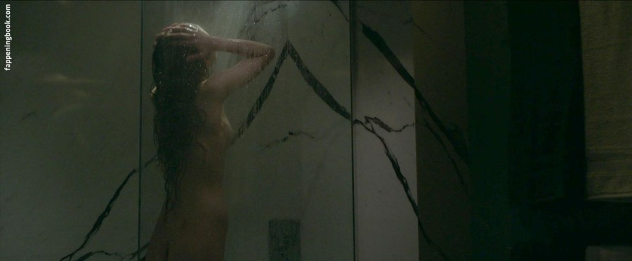 Индиа Айсли без одежды