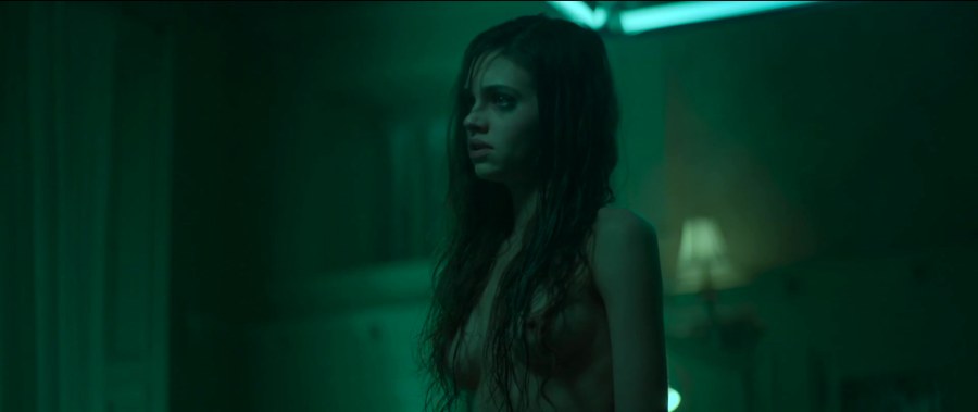 India Eisley тёмное зеркало