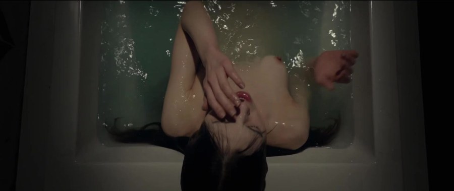 Индиа Айсли постельные сцены