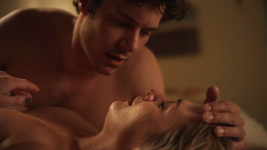 Эддисон Рэй эротические сцены