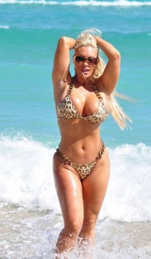 Президент Хорватии Колинда в купальнике