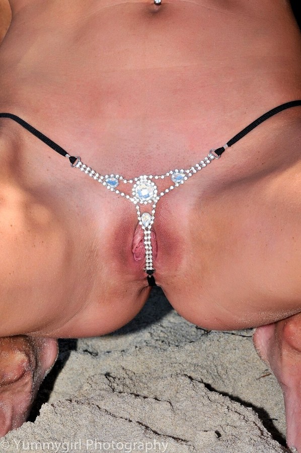 Эротические микро трусики