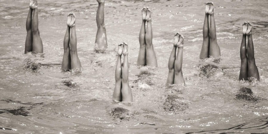 Синхронное плавание голышом