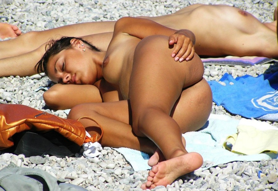 Зрелые бабы на пляже подсмотренное