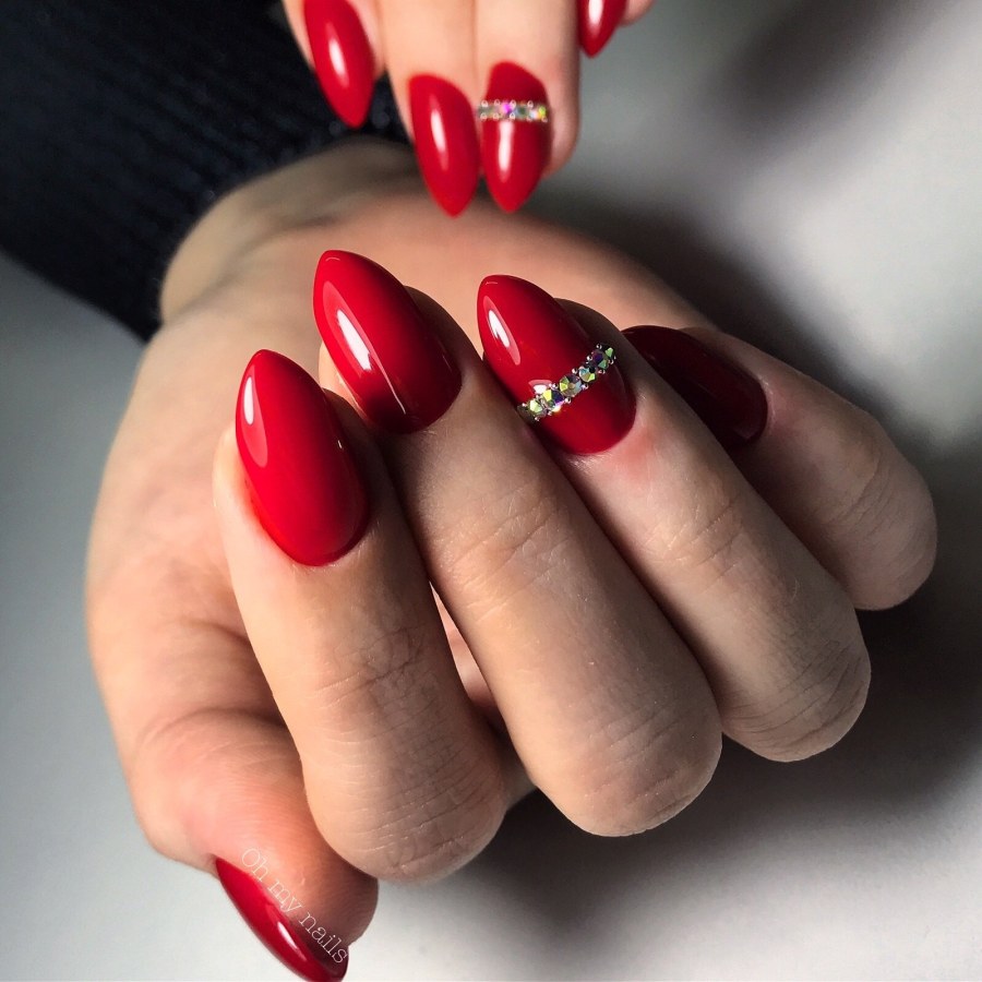 Красный маникюр 2020