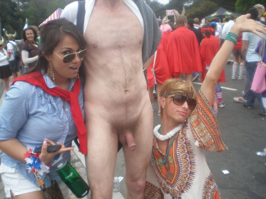 Голые мужики одетые женщины ретро