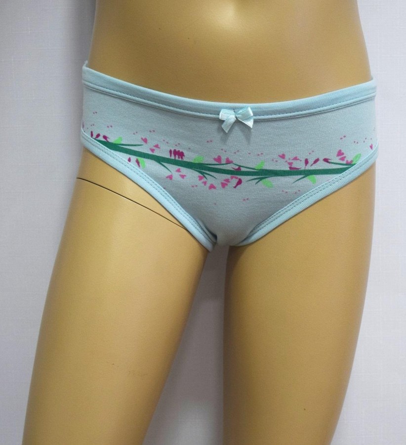 Девочки в обтягивающих трусиках