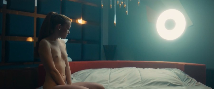 Майя Джулия голая на природе