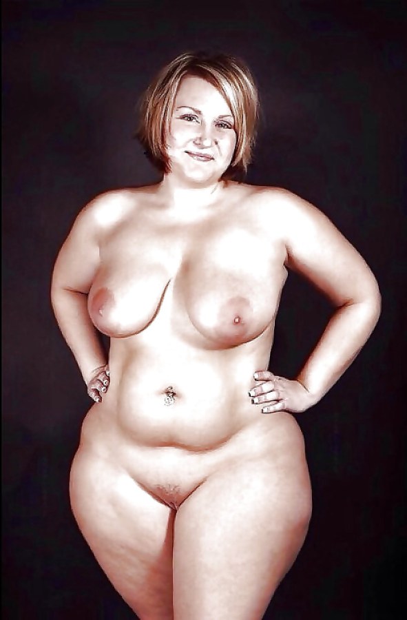 Голые женщины средней полноты