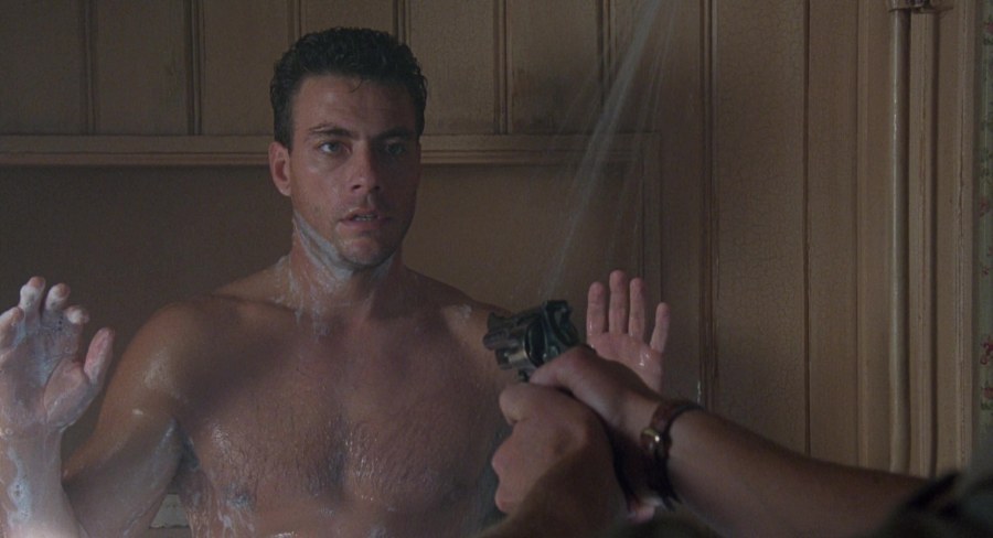 Жан-Клод Ван Дамм универсальный солдат голый