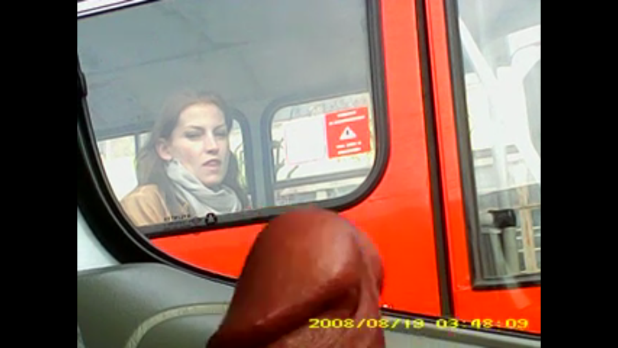 Эксгибиционист в общественном транспорте