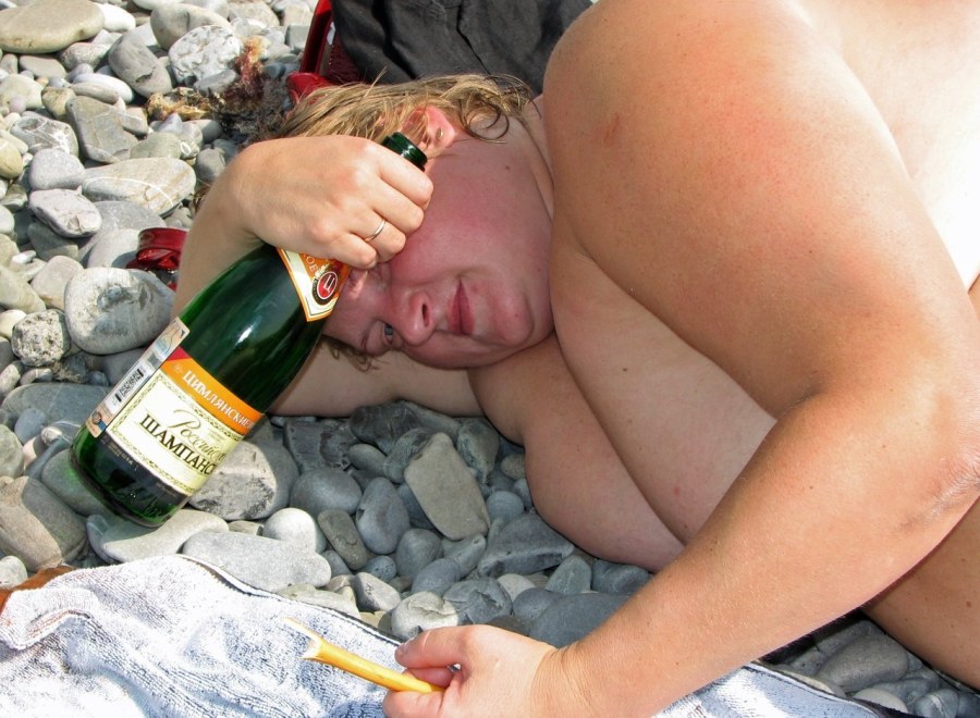 Пьяные толстые женщины
