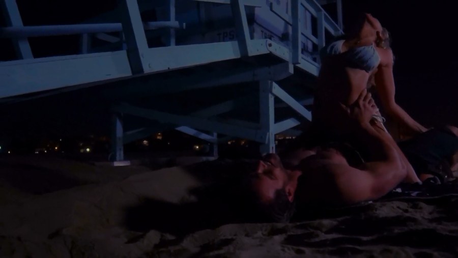 Лаура Лион анал в бассейне