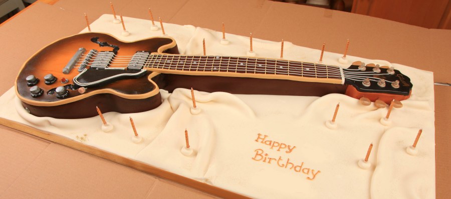 С днем рождения электрогитара