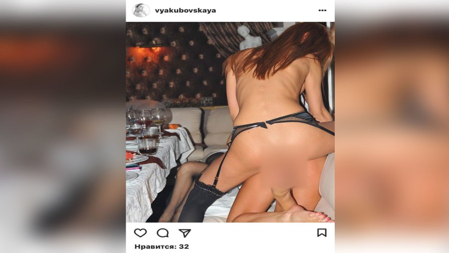 Соло порнозвезд в чулках