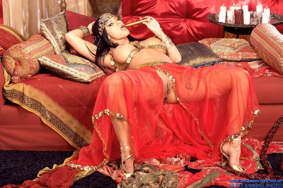 Эротические восточные красавицы