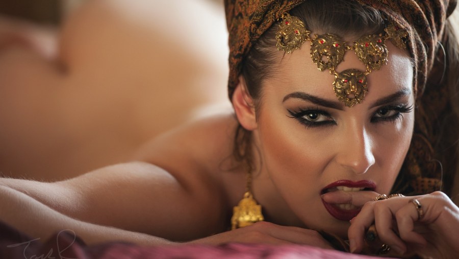 Голые восточные женщины