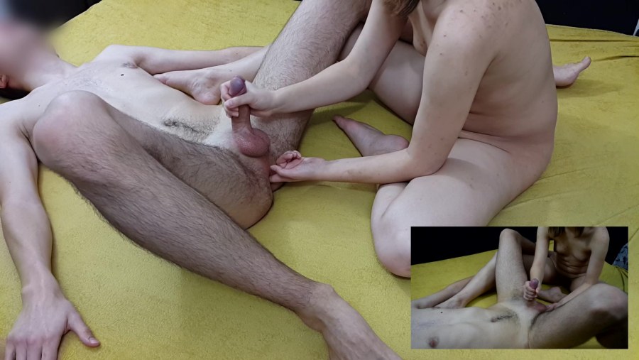 Женщина массирует простату