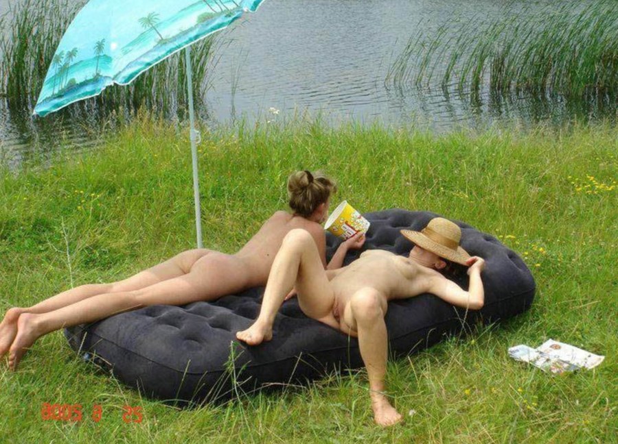 Эксгибиционисты на природе