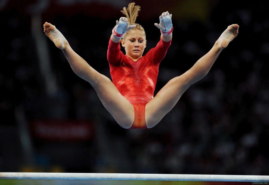 Шон Джонсон порвался костюм голая вагина