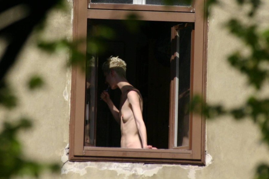 Подсматривание в окна ню