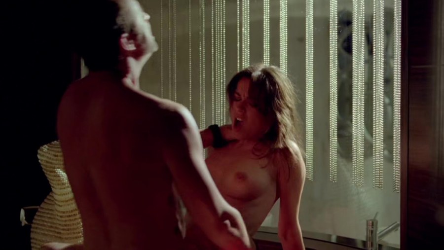 Аннабелль Уоллис голая