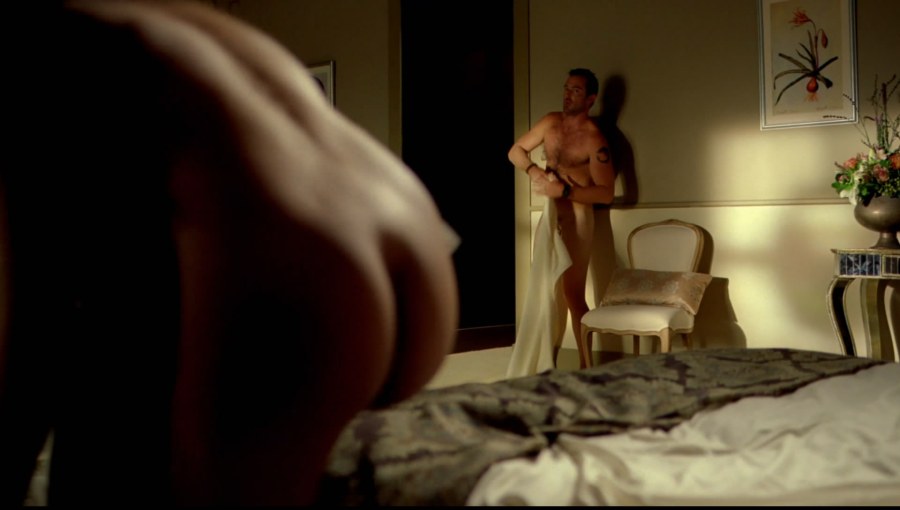 Аннабелль Уоллис обнаженка