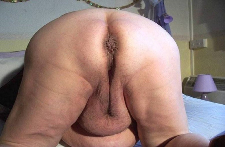 Огромный член в сочной киске