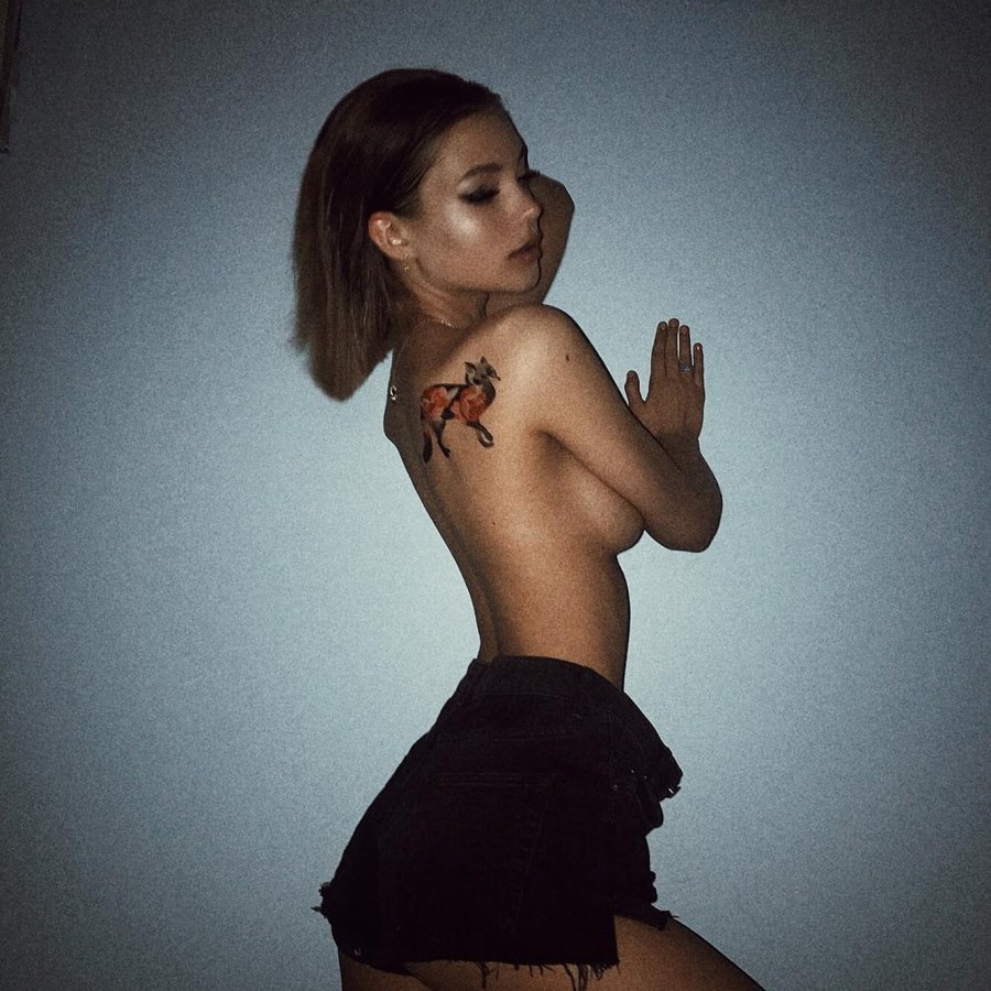 Евгения Кафельникова топлес