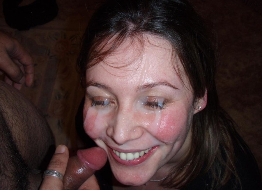 Красивым девушкам кончают на грудь