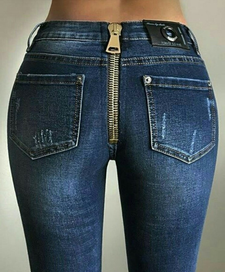 Джинсы сзади