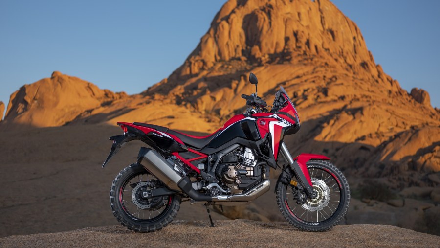Africa Twin на чёрном фоне