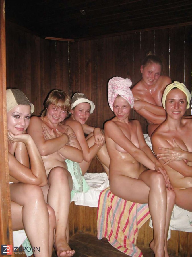 Девичник в сауне лесби